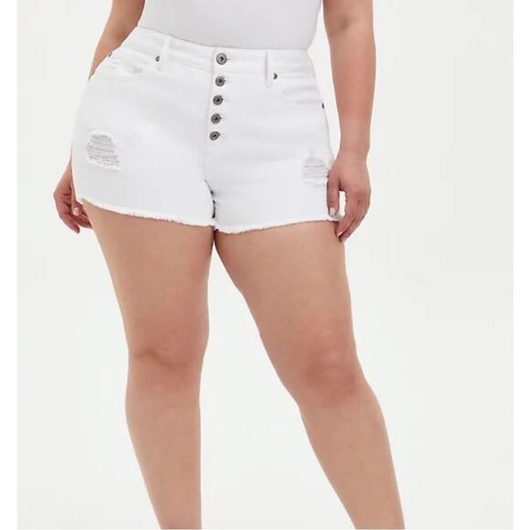 Torrid Size 18 Optic White Distressed Buttonfly Denim Jean Shorts NWT - Picture 1 of 8